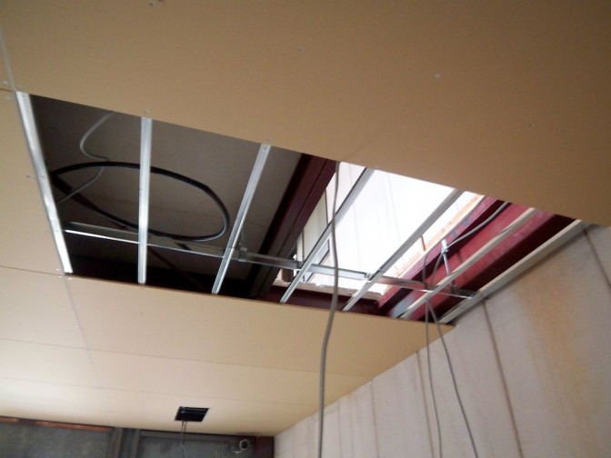 天井の電気配線